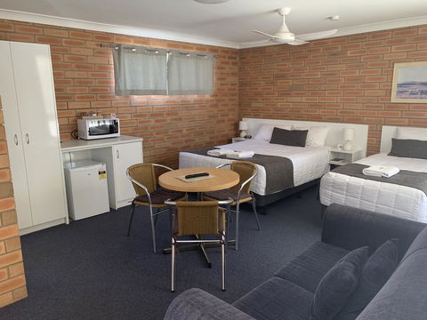 Gunsynd Motor Inn - Accommodation Bookings 0