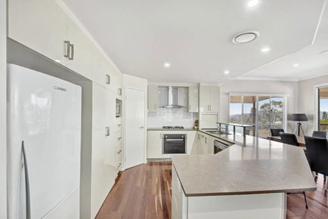 Hamblin - Accommodation Bookings 1