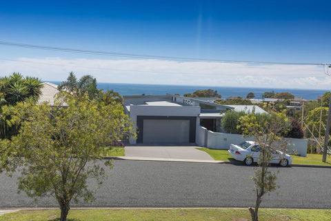 HAMPTONS - Accommodation Bookings 1