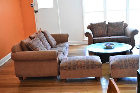 Happy Cozy House For Holidays, Beach, BBQ, Pet Friendly 35kms From CBD In Country Life Style !!! - Accommodation Bookings 3