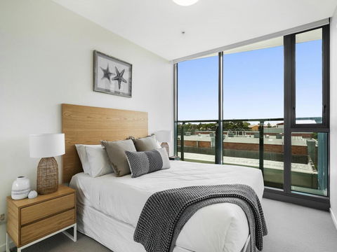 HARBOURSIDE- Hosted By: L'Abode Accommodation - Accommodation Bookings 2