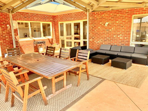 Harry Scotts Farmhouse At Vineyard - Accommodation Bookings 1