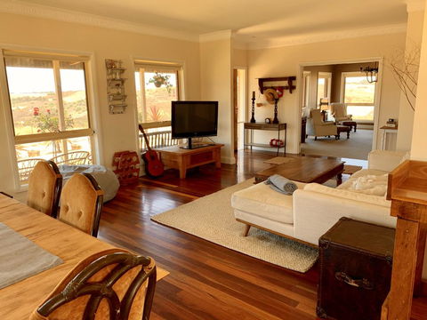 Harry Scotts Farmhouse At Vineyard - Accommodation Bookings 3