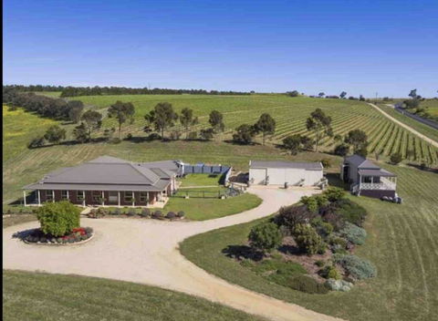 Harry Scotts Farmhouse At Vineyard - Accommodation Bookings 0