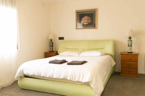 Hawthorn Holiday House - Accommodation Bookings 1