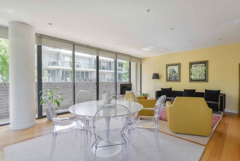 HAZEL Chapel St Socialite. Pool, Spa & Gym - Accommodation Bookings 3