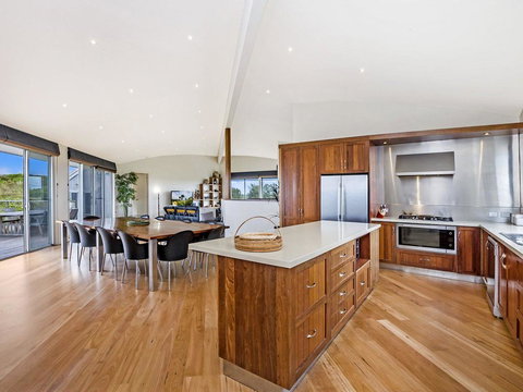 HEARN'S BEACH HOUSE - Accommodation Bookings 2