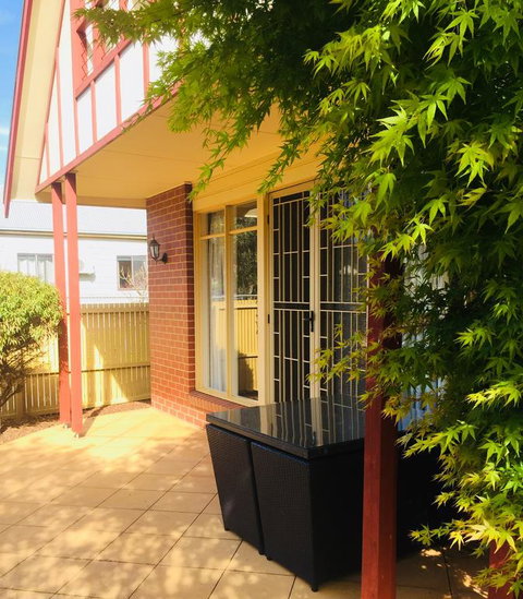 Heart Of Geelong Entire Townhouse Sleeps 8 - Accommodation Bookings 3