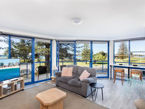 Heritage 202 Overlooking The Water - Accommodation Bookings 0