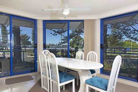 Heritage Unit 101/18 Manning Street, Tuncurry - Accommodation Bookings 3