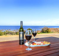 High Tide - Wallaroo Beachfront Property - Pet-Friendly - Accommodation Bookings