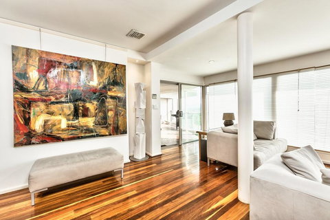 Highview - Accommodation Bookings 3