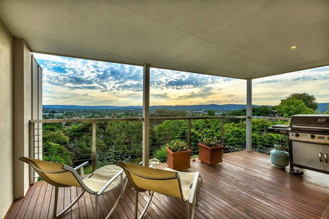 Highview - Accommodation Bookings 1