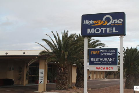 Highway One Motel - Accommodation Bookings 3