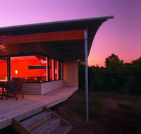 Hilltop Studios - Accommodation Bookings