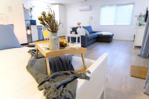 Hinterland Boutique Cottages -Cozy Cottage - Accommodation Bookings 0
