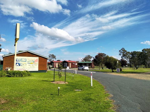 Holbrook Motor Village - Accommodation Bookings 2