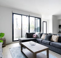 HOLIDAY HOME 3BR TOWNHOUSE with WIFI NEAR HIGHPOINT - Accommodation Bookings