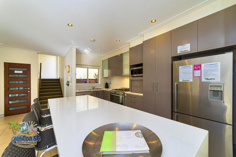Holiday Home Bayhill Manor - Accommodation Bookings 2