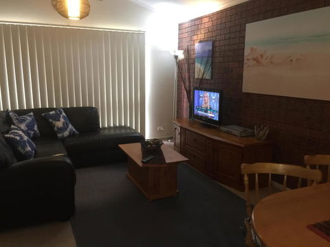 Holiday Home In The Heart Of Anglesea - Accommodation Bookings 3