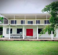 Holiday Rental - Huge House With Beach Views