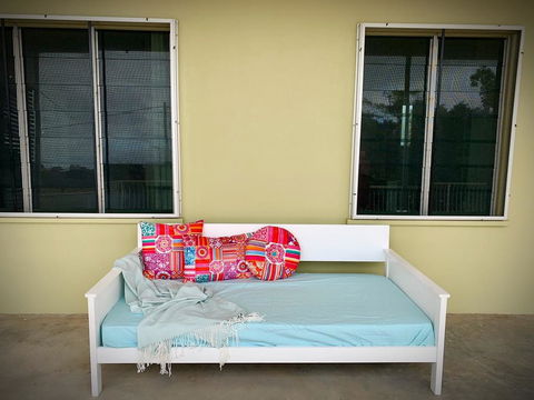Holiday Rental - Huge House With Beach Views - Accommodation Bookings 1
