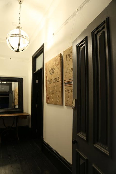 Hollidge House 5 Star Luxury Apartments - Accommodation Bookings 3