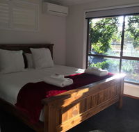 Holly House BnB - Accommodation Bookings