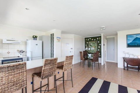 Home Away From Home With Sweeping Ocean Views - Unit 12, 60 Peregian Esplanade - Accommodation Bookings 3