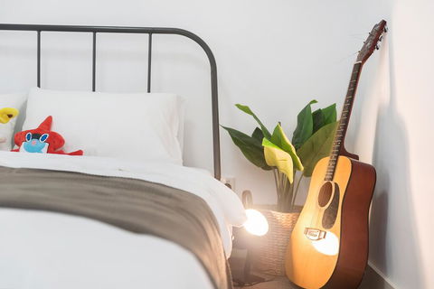 HOMEBUSH CLOSE TO OLYMPIC PARK KOZY 2 BED 2 BATH NHO075 - Accommodation Bookings 1