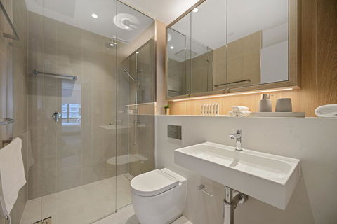 HomeHotel-Luxury Home, High Rise With View. - Accommodation Bookings 2
