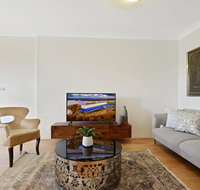 HomeHotel-Ultra Convenient Luxury Apartment close to Train Shops CBD - Accommodation Bookings