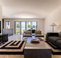 Homeplus-Escape to Modern Home in Hope Island