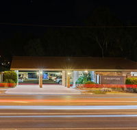 Homestead Motor Inn  Apartments