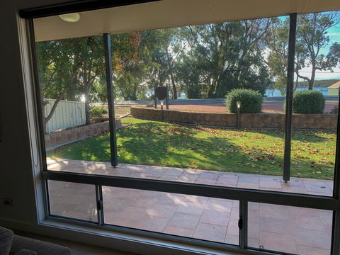 Hooterville - Accommodation Bookings 1