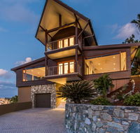 Horizons on Hamilton Island