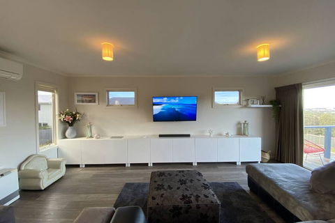 Jan Juc Ocean Views - Pet Friendly - Accommodation Bookings 3