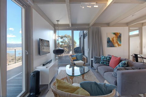JINDY HOUSE BRAND NEW And STYLISH AMAZING VIEWS - Accommodation Bookings 3