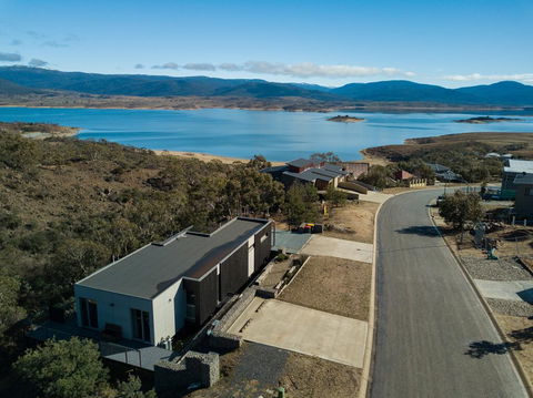JINDY HOUSE BRAND NEW And STYLISH AMAZING VIEWS - Accommodation Bookings 2