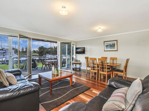 JOHANSSON'S PERCH No. 1 - Accommodation Bookings 0