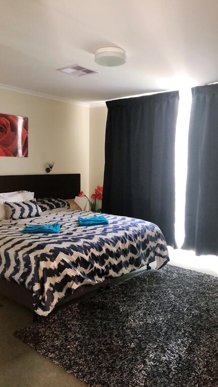 John And Agnes - Accommodation Bookings 3