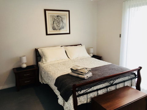 Just Triggin - Accommodation Bookings 0