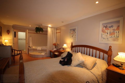 Kalimna - Spa Room - Accommodation Bookings 3