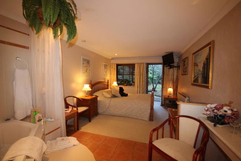 Kalimna - Spa Room - Accommodation Bookings 2