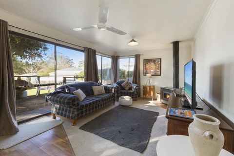 Katisha Cottage - Pet Friendly And Close To Town - Accommodation Bookings 0