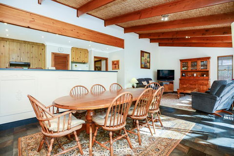 Kestrel Lodge Port Willunga - Accommodation Bookings 2