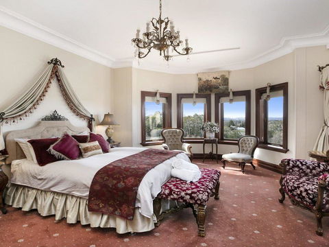 Kilburn - Views As Far As The Eyes Can See - Accommodation Bookings 1