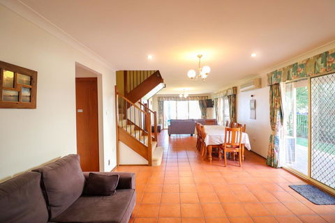 Kingfisher LakeHouse - Accommodation Bookings 3