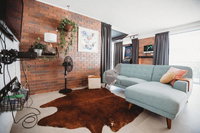 Kirra Hill Coolangatta Renovated Apt w Beach Views