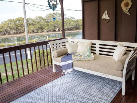 Kookas Nest - Waterfront Home, Tranquil Setting - Accommodation Bookings 0